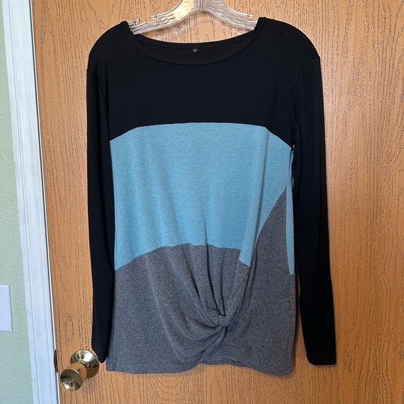 Twisted Top Tunic - Picture 2 of 3